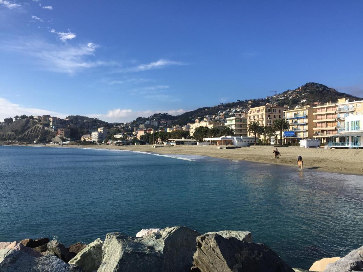 Il Mare In Piazza Leilighet Albisola Superiore Eksteriør bilde